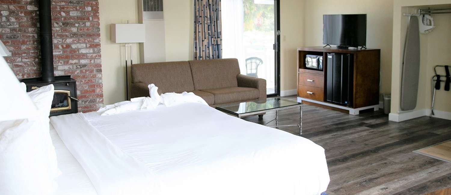 BOOK DIRECT AND TAKE ADVANTAGE OF THE LOWEST AVAILABLE RATES <br> FOR YOUR MORRO BAY GETAWAY