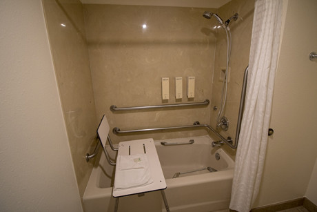 Bathroom - King Accessible Non Smoking