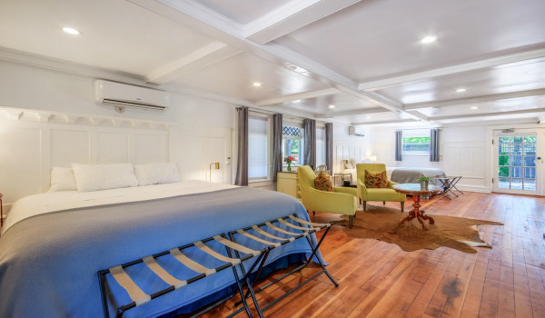 Deluxe Family Suite