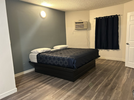 Budget Inn Hollywood King Room