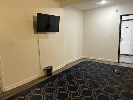Budget Inn Hollywood Queen Bed