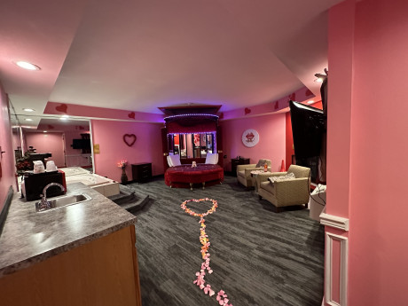 Sweetheart Romantic Suite 