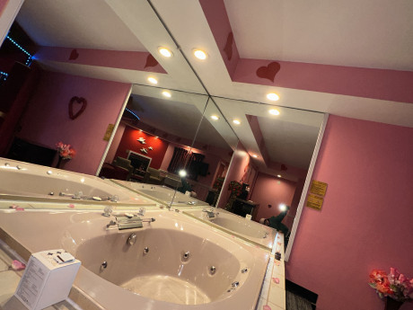 Sweetheart Romantic Suite 